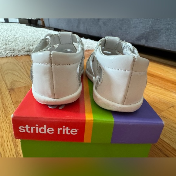 Girl’s Stride Rite Tulip Sandals Size 5 - Picture 3 of 5